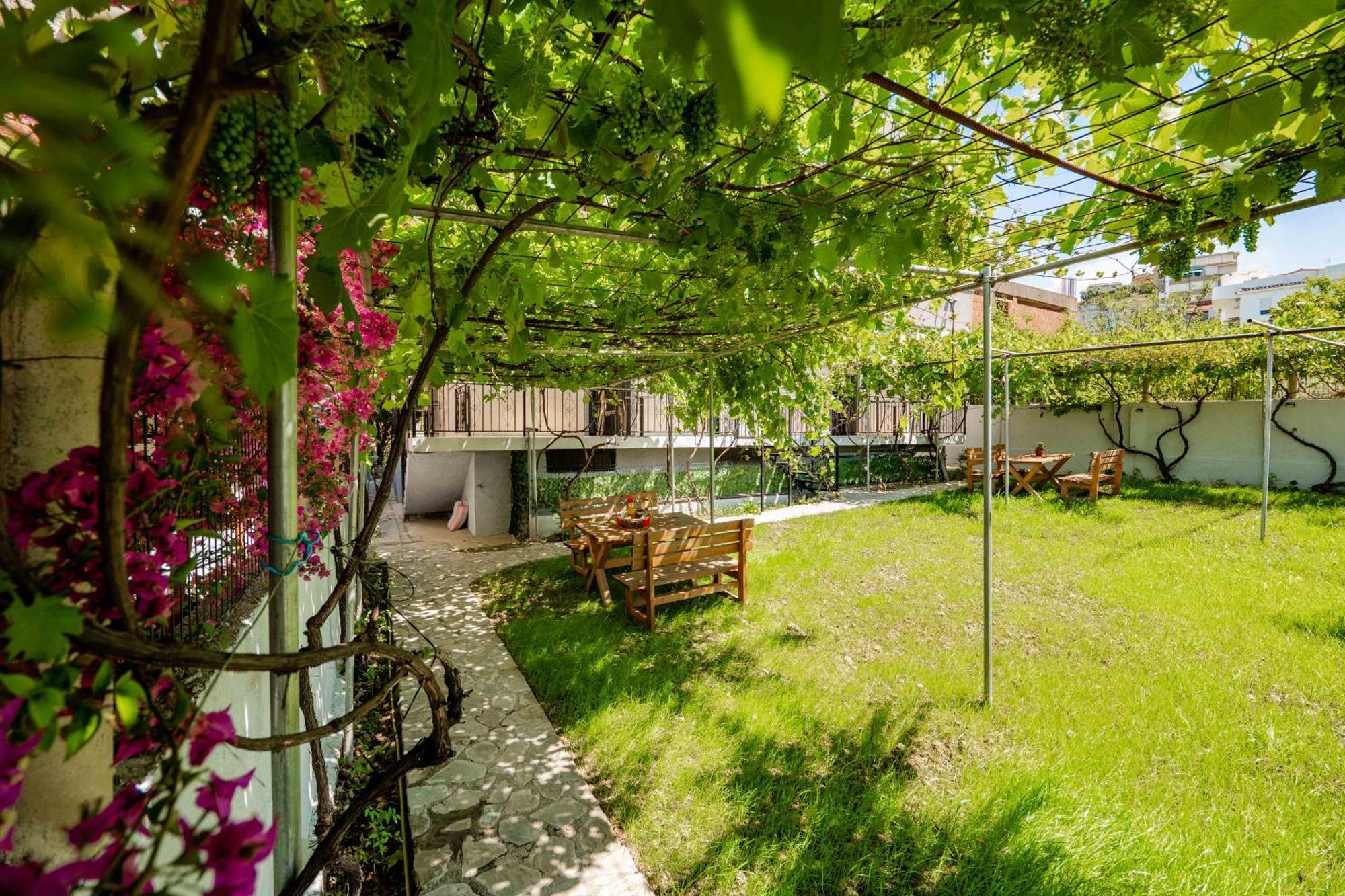 Kalpazo Kaja Vila Garden Golem  Ngoại thất bức ảnh